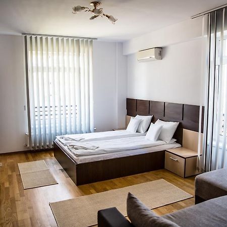 Do Not Enter Studio Loft Apartment Oradea Ruang foto