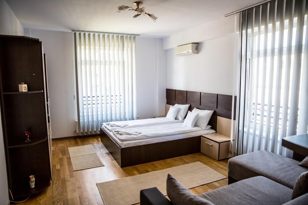 Do Not Enter Studio Loft Apartment Oradea Ruang foto